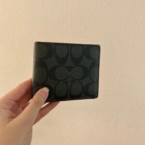 Coach Men's Billfold Signature Wallet- EUC